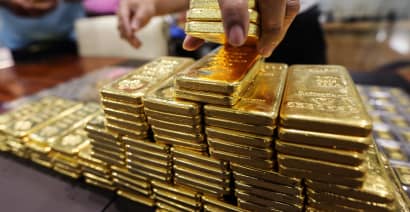 After $4 billion pours in, a gold investor run into a problem 