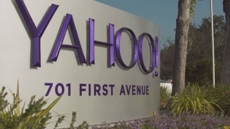 Verizon leading the Yahoo auction
