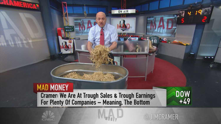 Cramer: Hot money is flooding into...a trough