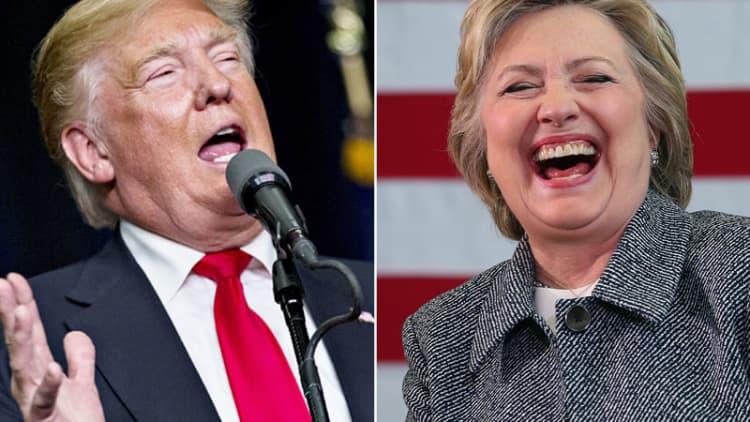 Trump, Clinton strengthen delegate count
