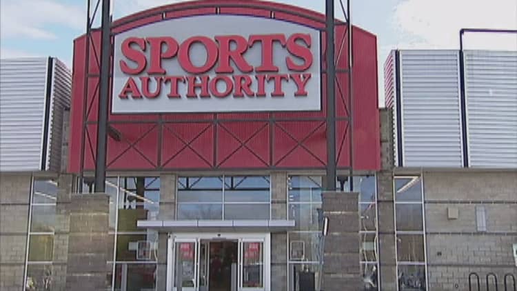 Sports Authority choosing to liquidate