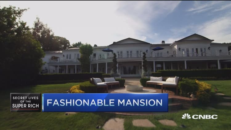 Fashionable mansion