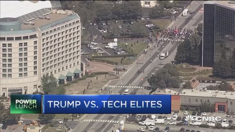Trump vs. tech elites