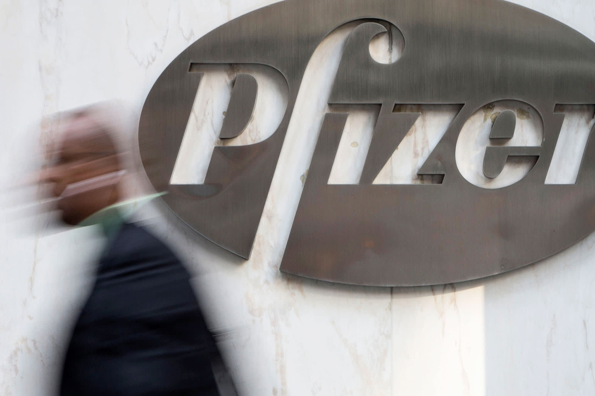 An experimental Covid-19 vaccine being developed by the drug giant Pfizer and the biotech firm BioNTech spurred immune responses in healthy patients, 