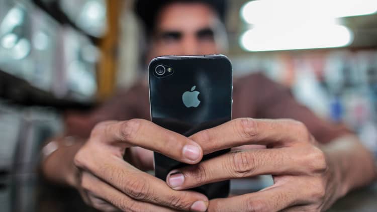 Here's why Apple makes up only 1 percent of India's smartphone market share