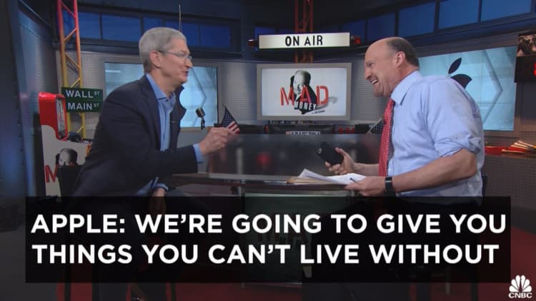 Cramer’s Exec Cut: What's up Apple’s sleeve?