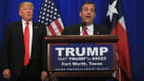 New Jersey Governor Chris Christie announces his support for Republican presidential candidate Donald Trump during a campaign rally at the Fort Worth Convention Center on February 26, 2016 in Fort Worth, Texas.