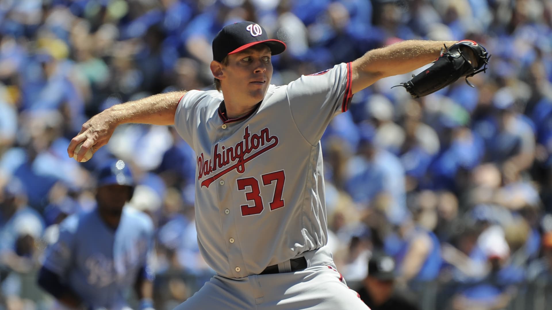 Strasburg signs 7-year, $175M extension with Nationals