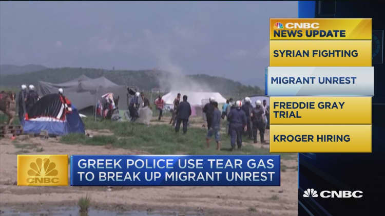CNBC update: Greek police break up migrants