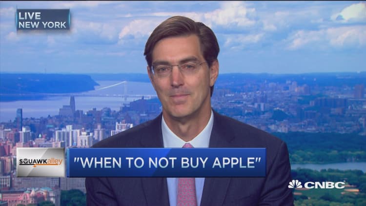 Apple's 'structural & cyclical issues': Analyst