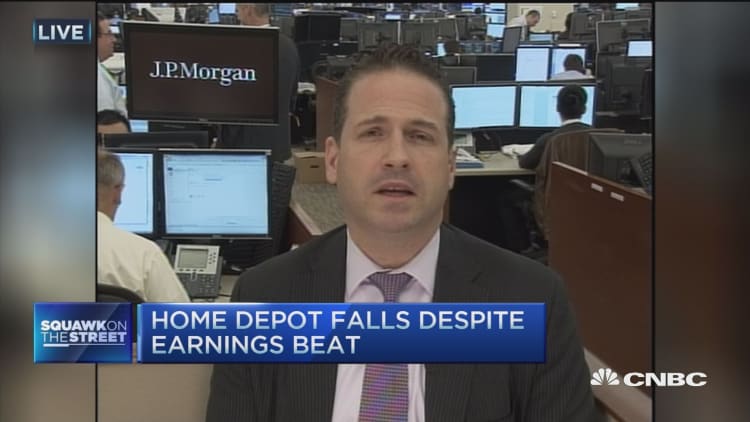 Home Depot falls despite earnings beat