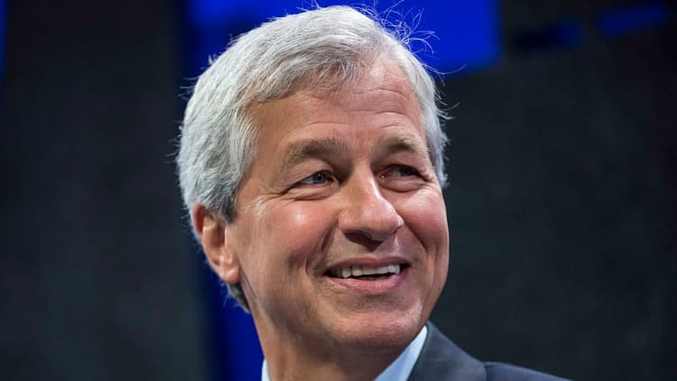 JPMorgan gives 18,000 workers a raise
