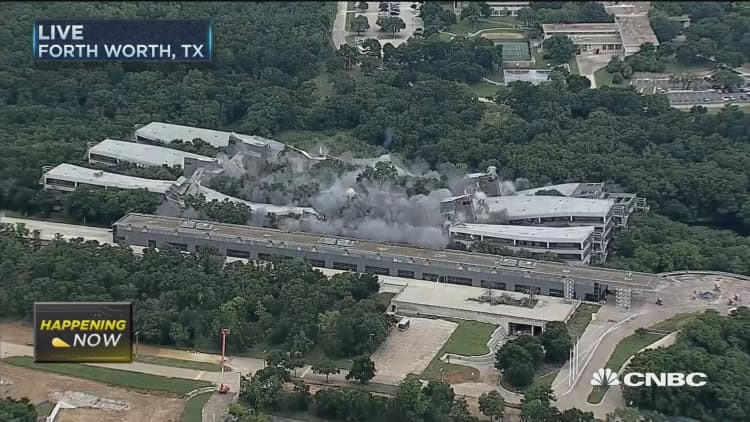American Airlines implodes former HQ