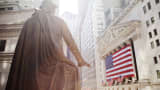 George Washington statue facing the New York Stock Exchange
