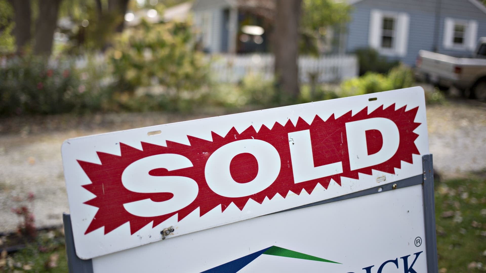 The price of a home sold in March set a new record, as inventory dwindled and sa..