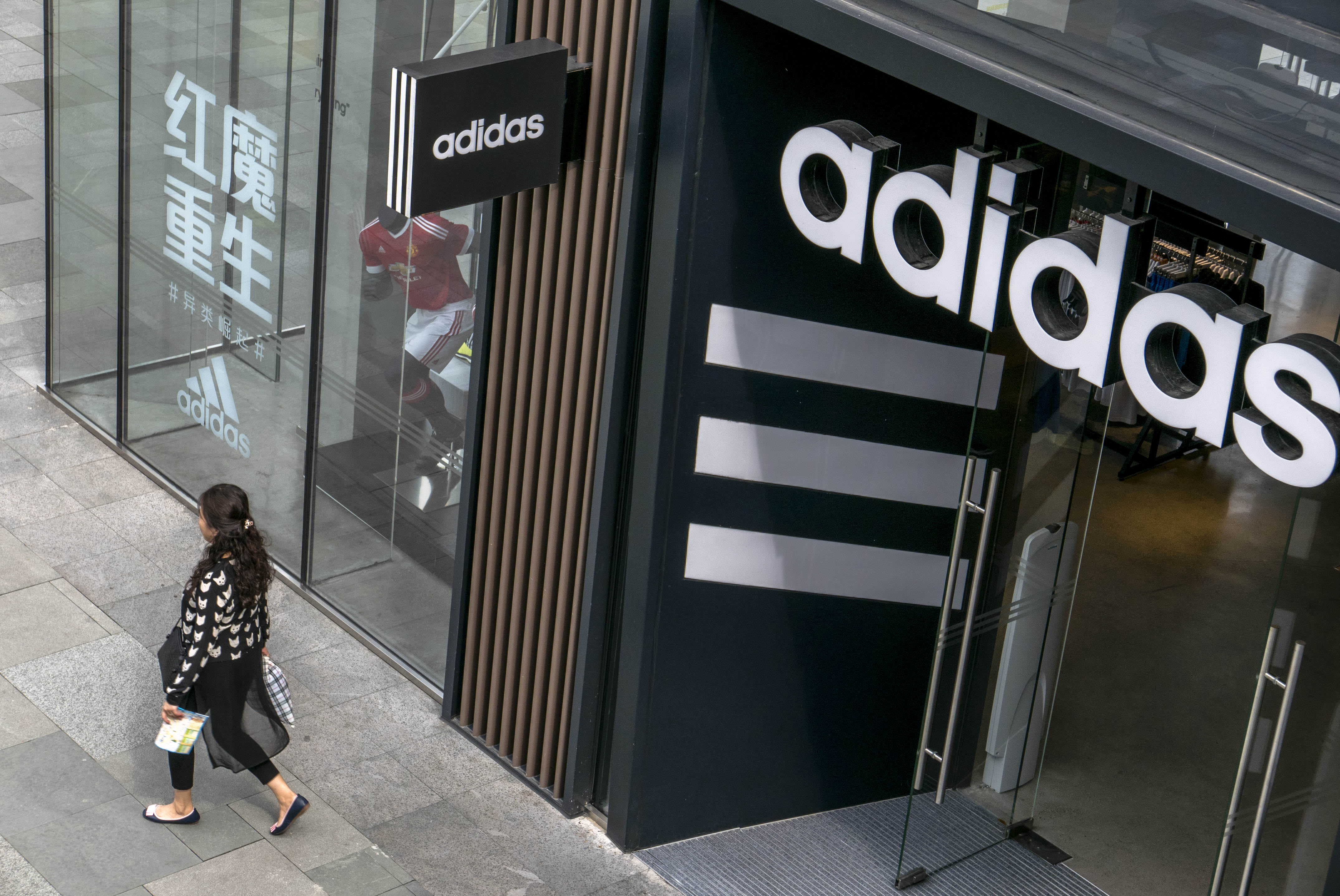 Cría comerciante cinta Adidas shares slide as traders say its top investor GBL plans to cut its  stake