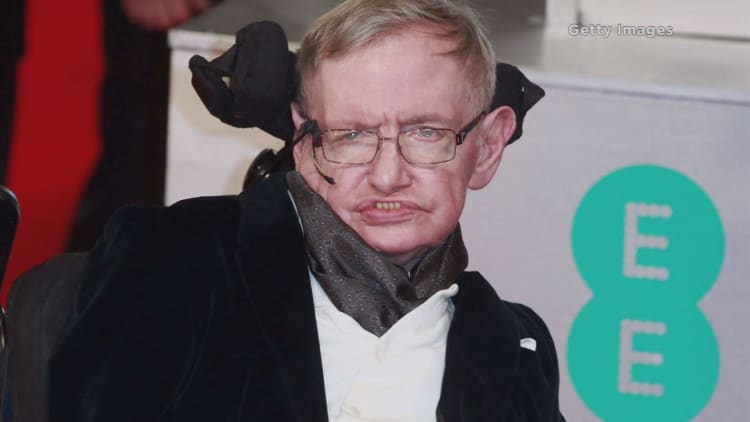 Stephen Hawking can't explain Trump fever