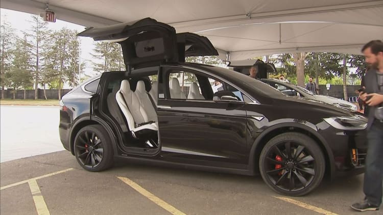 Tesla to release software updates to fix Model X doors