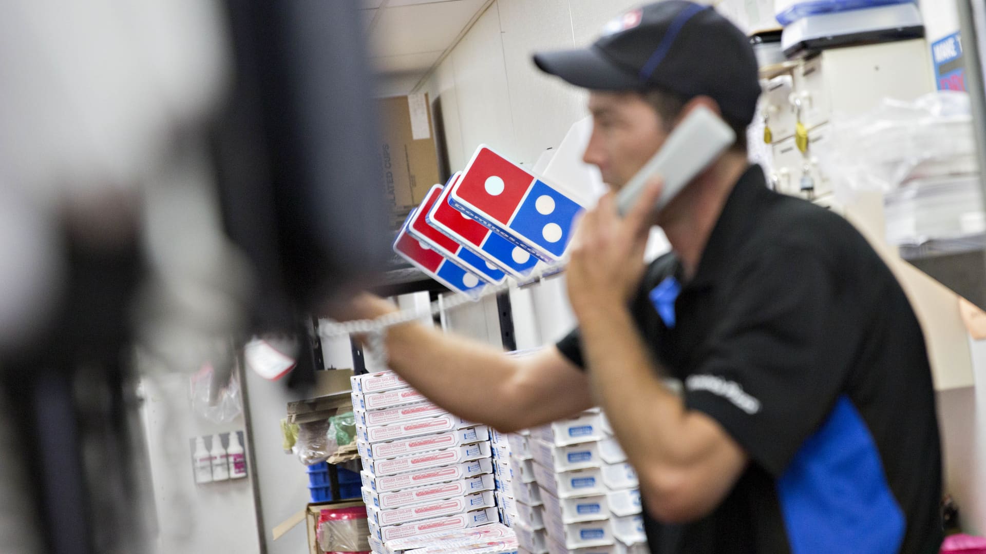 Domino's expects to hire 10,000 workers