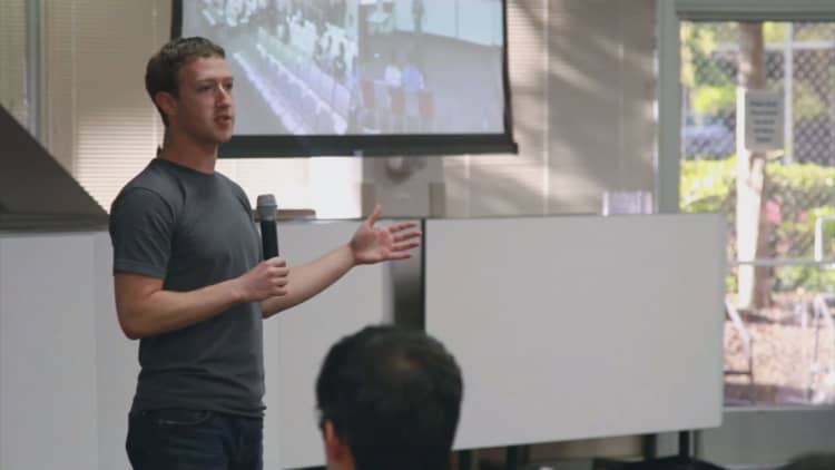 New policy to take control from Zuckerberg if he leaves Facebook