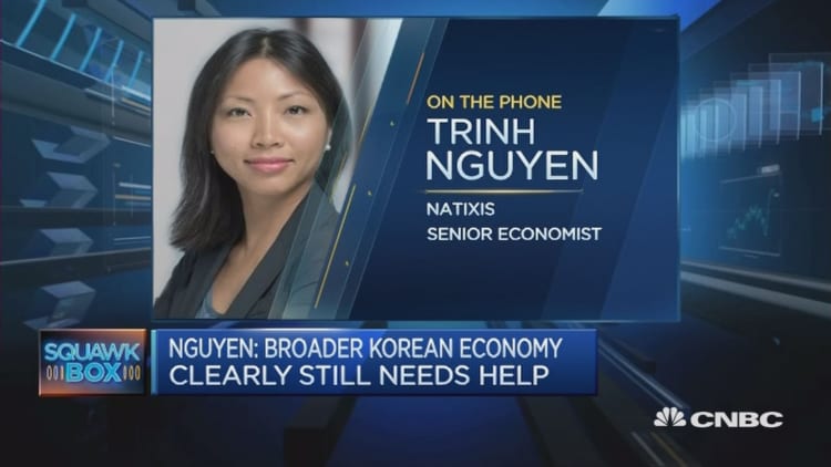 Economist: South Korea's economy clearly needs help