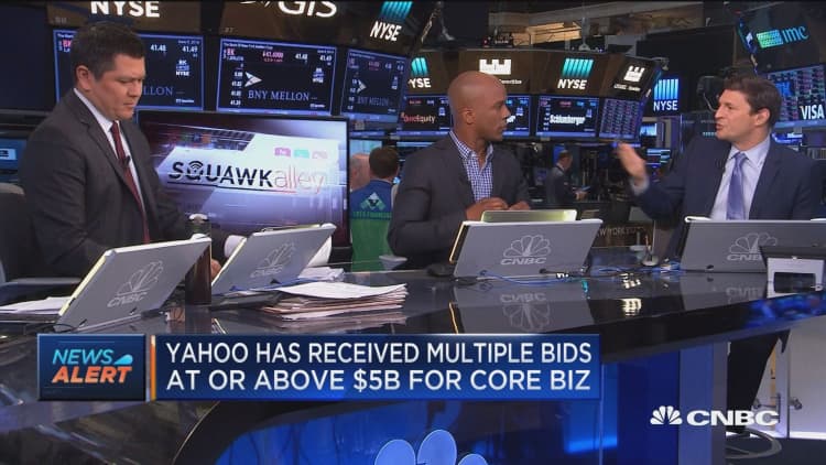 Yahoo receives multiple bids