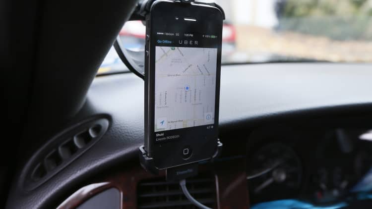 Uber wants to track drivers' phones 