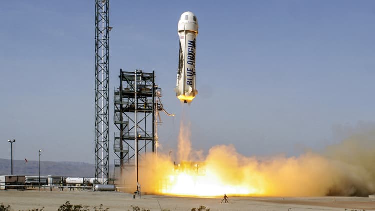 Watch Jeff Bezos' Blue Origin rocket nail another landing