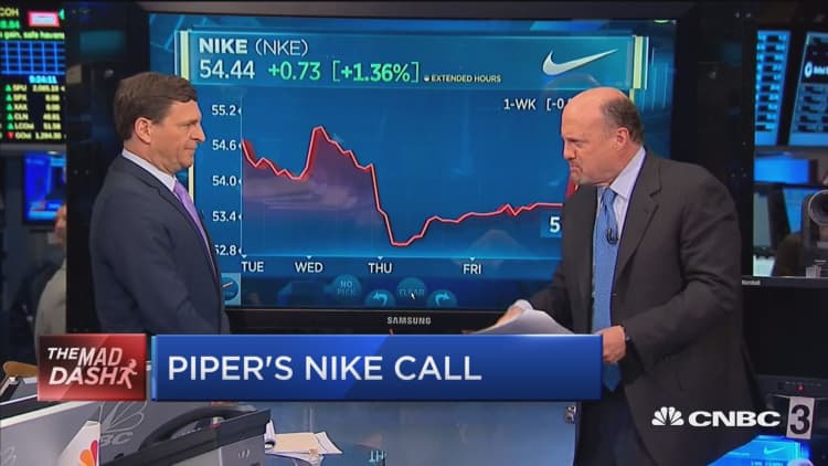 Cramer's Mad Dash: Nike under pressure