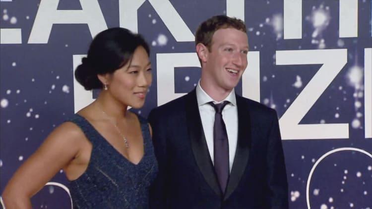 Mark Zuckerberg to decide on Peter Theil’s Facebook board status