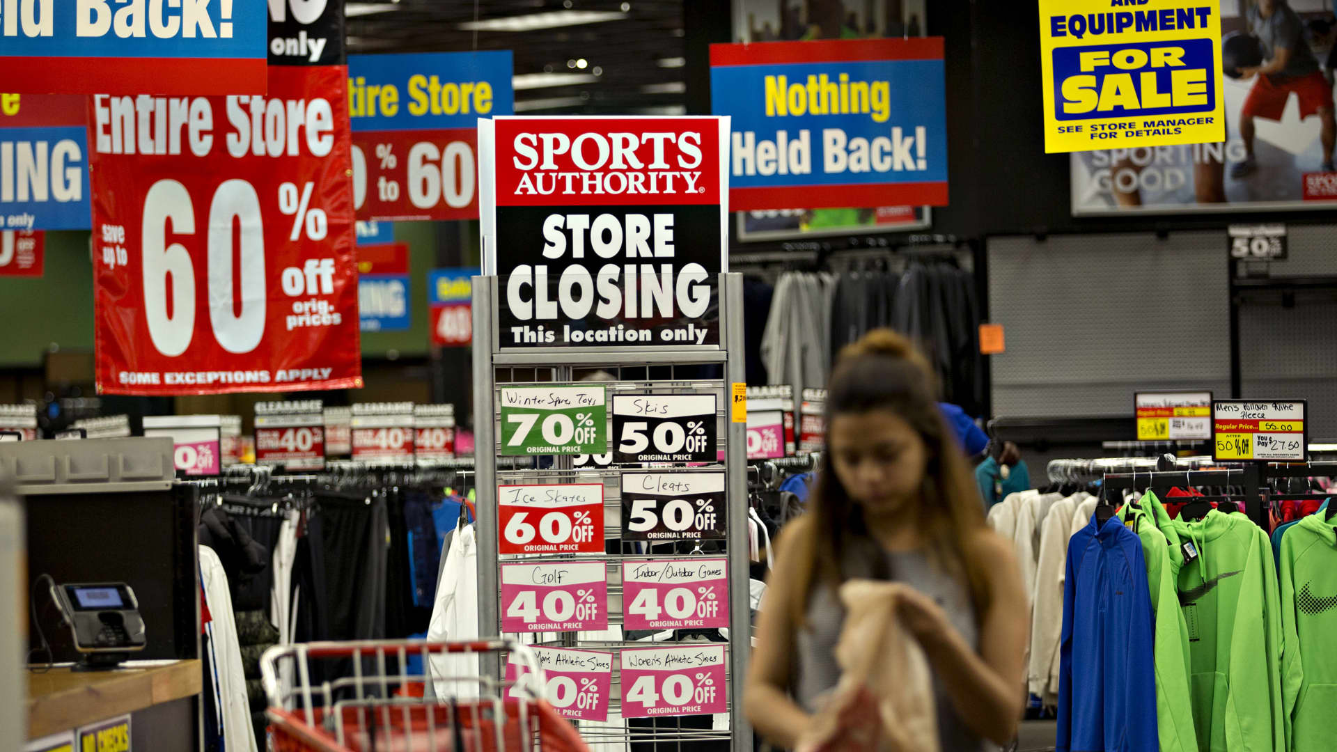 voordeel Bitterheid fee Cramer: How Sports Authority's bankruptcy imperiled athletic retail