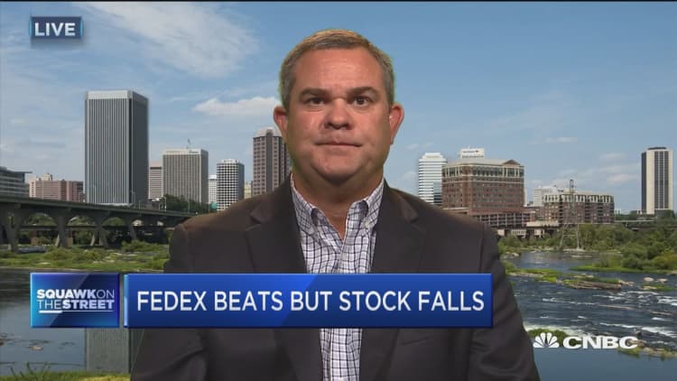 FedEx beats but stock falls