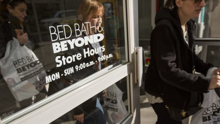 Bed, Bath & Beyond shares pop on EPS beat but revenues still fall short of expectations