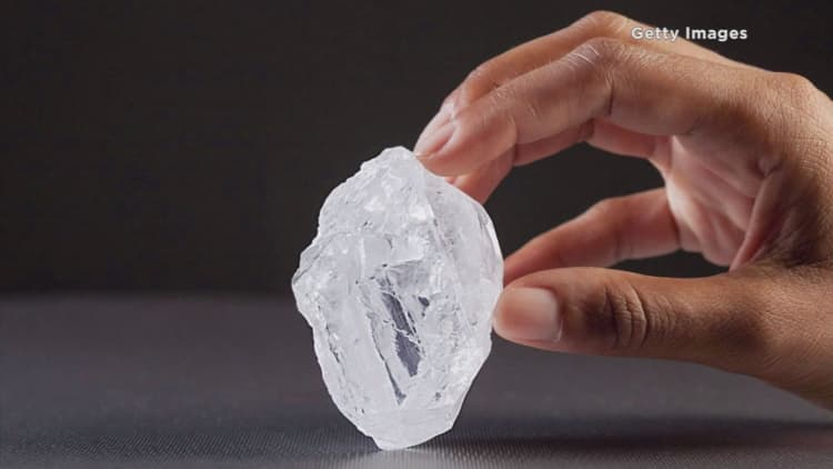 Auction for world's largest uncut diamond breaks tradition