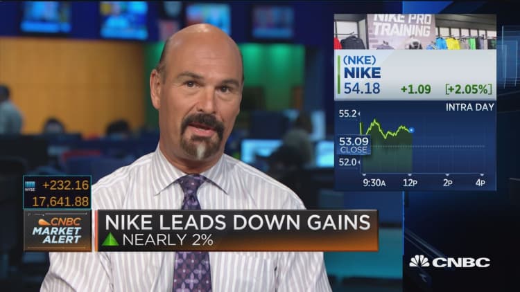 Nike profit beats, revenue misses