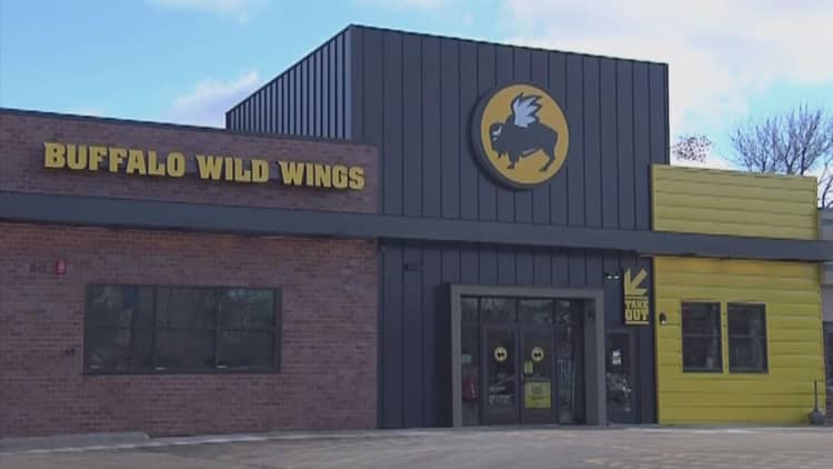 Buffalo Wild Wings launches 15 minute lunch promo