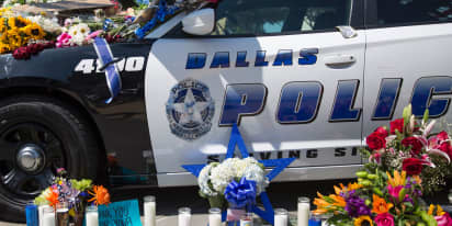 Five police officers killed in Dallas; suspect dead
