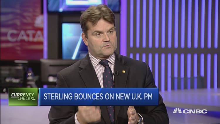 Sterling bounces on new UK PM