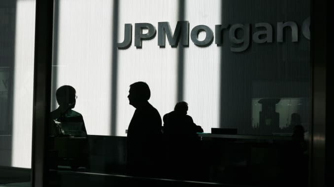 GS: JP Morgan Headquarters lobby silhouettes