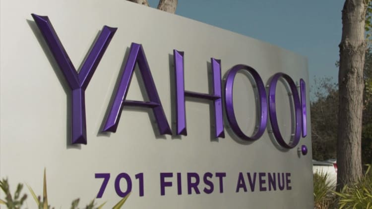 Yahoo set to get final bids