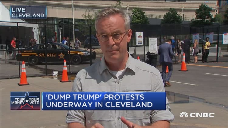 'Dump Trump' protests underway in Cleveland