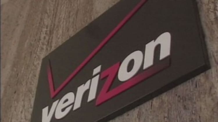 Can Verizon buy Yahoo? 7 Trades