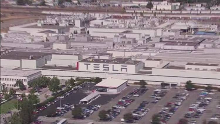 Tesla and SolarCity inch close to merger deal