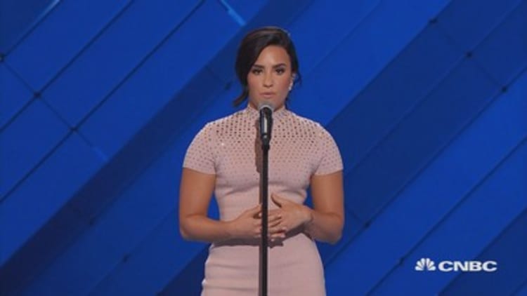 Demi Lovato: Proud to support Clinton