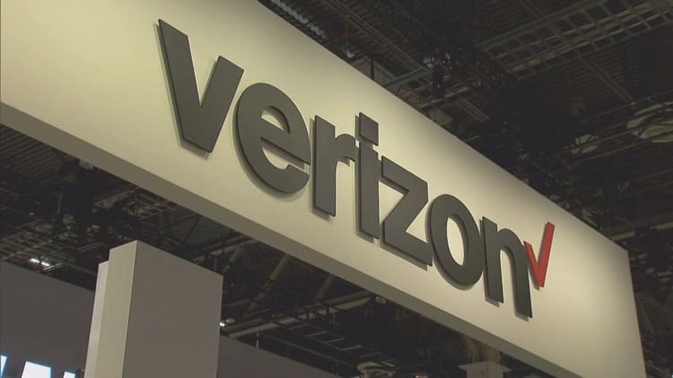 Verizon earnings hurt by strike