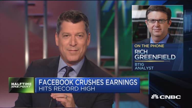 Facebook crushes earnings 