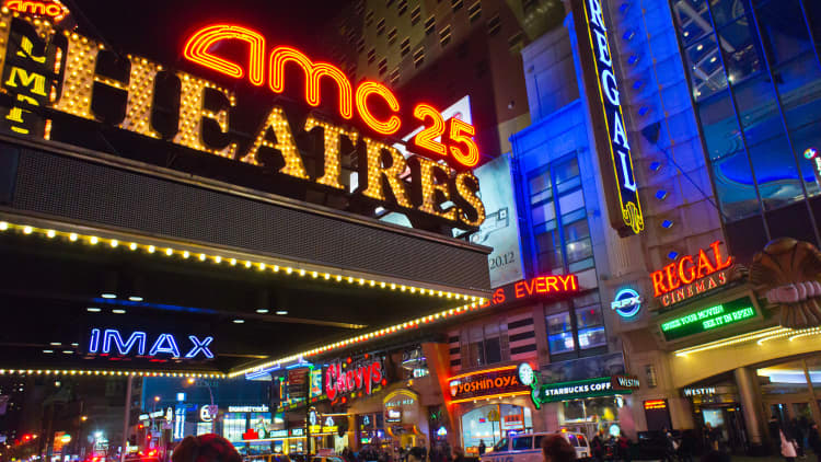 U.S. judge ends decades-old theater antitrust rules