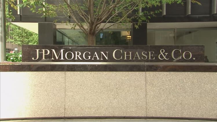 JPMorgan Chase still minding its wallet