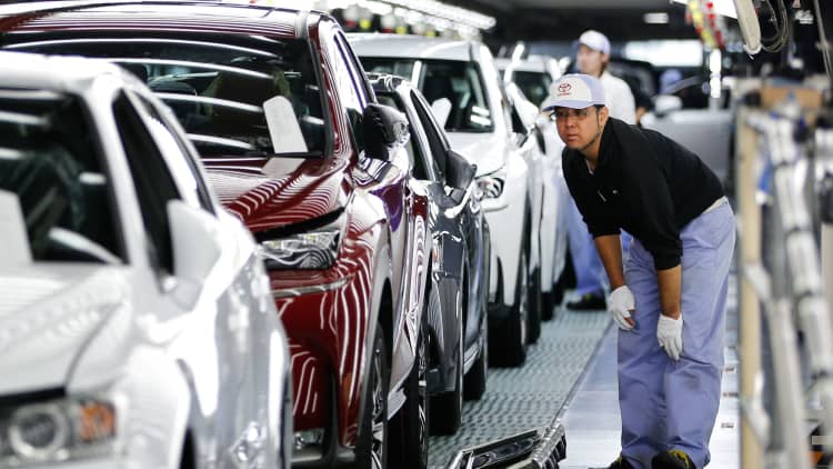 Auto dealers say tariffs passed on to consumer
