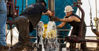Oil patch crash costs billions in wages